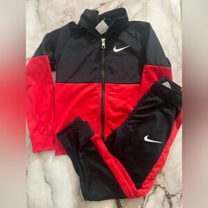 Nike zip up jacket and pants set Boys Size 6